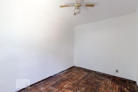 Casa à venda com 240m², 4 quartos e 4 vagas Casa à venda com 240m², 4 quartos e 4 vagasQuarto 4