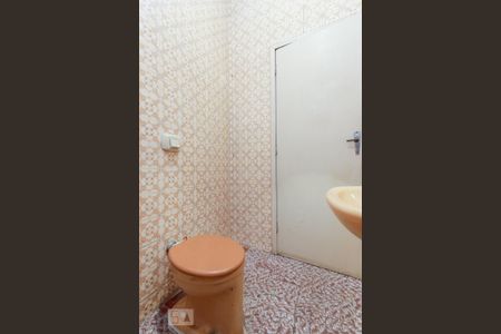 Casa à venda com 240m², 4 quartos e 4 vagas Casa à venda com 240m², 4 quartos e 4 vagasBanheiro 4