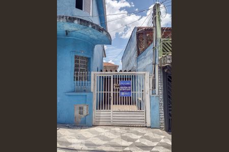 Casa à venda com 240m², 4 quartos e 4 vagas Casa à venda com 240m², 4 quartos e 4 vagasFachada