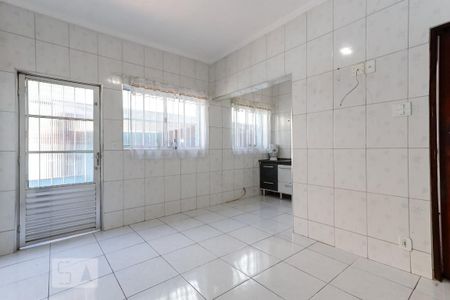 Casa à venda com 240m², 4 quartos e 4 vagas Casa à venda com 240m², 4 quartos e 4 vagasCozinha
