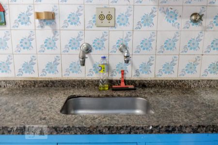 Casa à venda com 240m², 4 quartos e 4 vagas Casa à venda com 240m², 4 quartos e 4 vagasCozinha 2