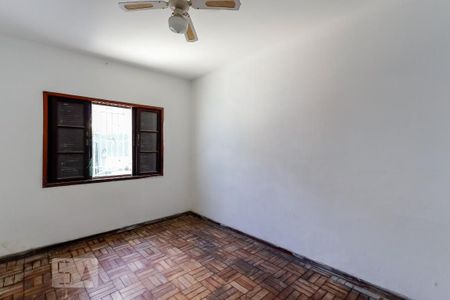 Casa à venda com 240m², 4 quartos e 4 vagas Casa à venda com 240m², 4 quartos e 4 vagasQuarto 4