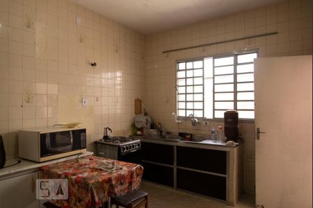 Casa à venda com 190m², 5 quartos e 7 vagas Casa à venda com 190m², 5 quartos e 7 vagasCozinha