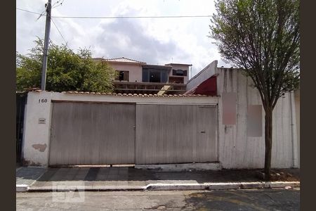 Casa à venda com 190m², 5 quartos e 7 vagas Casa à venda com 190m², 5 quartos e 7 vagasFachada
