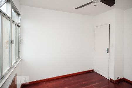 Apartamento à venda com 77m², 3 quartos e 2 vagasQuarto 2