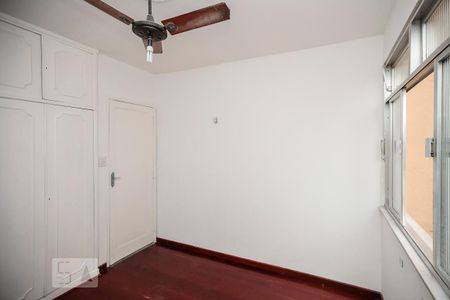 Apartamento à venda com 77m², 3 quartos e 2 vagasQuarto 3