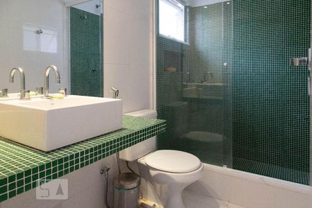 Casa à venda com 500m², 4 quartos e 2 vagas Casa à venda com 500m², 4 quartos e 2 vagasBanheiro da suíte 2