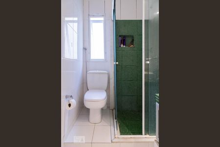 Casa à venda com 500m², 4 quartos e 2 vagas Casa à venda com 500m², 4 quartos e 2 vagasBanheiro da suíte 1