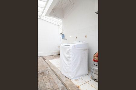 Casa à venda com 500m², 4 quartos e 2 vagas Casa à venda com 500m², 4 quartos e 2 vagasÁrea de serviço