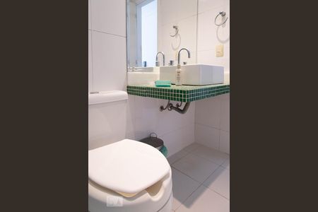 Casa à venda com 500m², 4 quartos e 2 vagas Casa à venda com 500m², 4 quartos e 2 vagasBanheiro da suíte 3