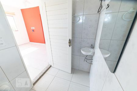 Casa à venda com 102m², 3 quartos e sem vaga Casa à venda com 102m², 3 quartos e sem vagaBanheiro 1 03