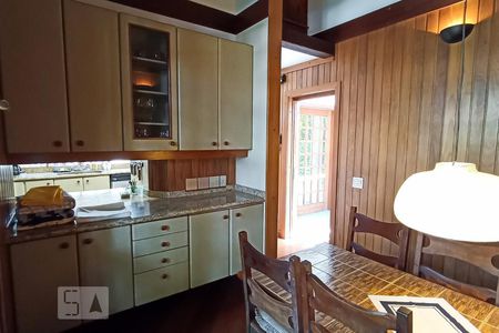 Casa de condomínio à venda com 650m², 4 quartos e 9 vagas Casa de condomínio à venda com 650m², 4 quartos e 9 vagasCopa