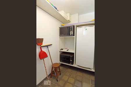 Casa de condomínio à venda com 650m², 4 quartos e 9 vagas Casa de condomínio à venda com 650m², 4 quartos e 9 vagasDispensa