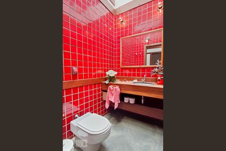 Casa de condomínio à venda com 650m², 4 quartos e 9 vagas Casa de condomínio à venda com 650m², 4 quartos e 9 vagasLavabo