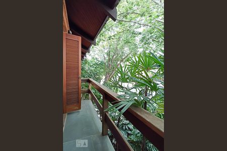 Casa de condomínio à venda com 650m², 4 quartos e 9 vagas Casa de condomínio à venda com 650m², 4 quartos e 9 vagasVaranda da suíte