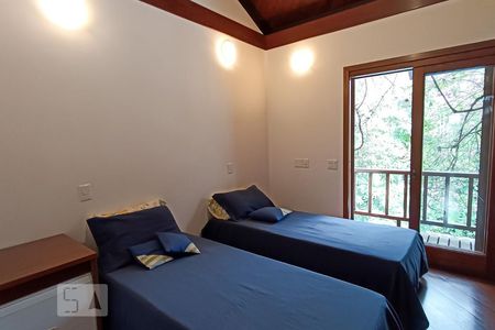 Casa de condomínio à venda com 650m², 4 quartos e 9 vagas Casa de condomínio à venda com 650m², 4 quartos e 9 vagasQuarto