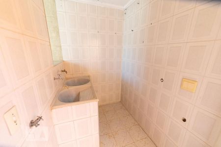 Casa à venda com 300m², 4 quartos e 5 vagas Casa à venda com 300m², 4 quartos e 5 vagasÁrea de serviço 04