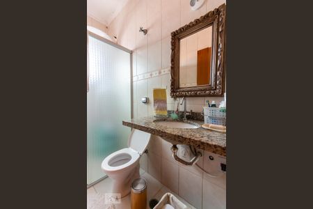 Casa à venda com 300m², 4 quartos e 4 vagas Casa à venda com 300m², 4 quartos e 4 vagasBanheiro