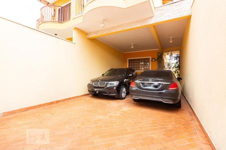 Casa à venda com 300m², 4 quartos e 4 vagas Casa à venda com 300m², 4 quartos e 4 vagasGaragem