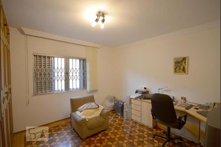 Casa à venda com 252m², 3 quartos e 3 vagas Casa à venda com 252m², 3 quartos e 3 vagasQuarto 2
