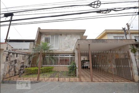 Casa à venda com 252m², 3 quartos e 3 vagas Casa à venda com 252m², 3 quartos e 3 vagasFachada