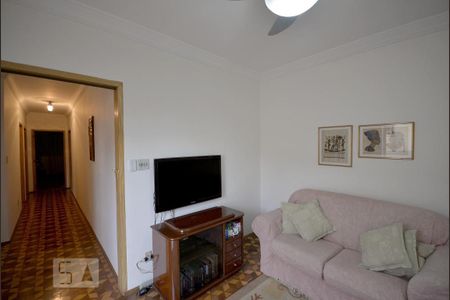 Casa à venda com 252m², 3 quartos e 3 vagas Casa à venda com 252m², 3 quartos e 3 vagasSala de TV