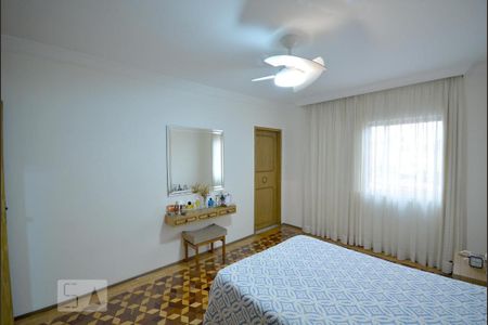 Casa à venda com 252m², 3 quartos e 3 vagas Casa à venda com 252m², 3 quartos e 3 vagasQuarto 3