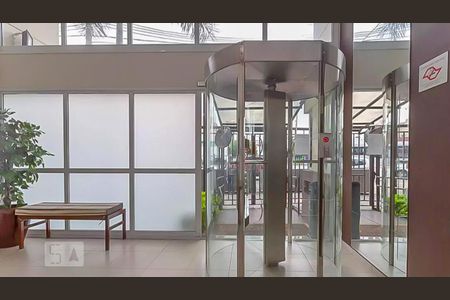 Studio à venda com 33m², 1 quarto e 1 vaga Studio à venda com 33m², 1 quarto e 1 vagaHall social