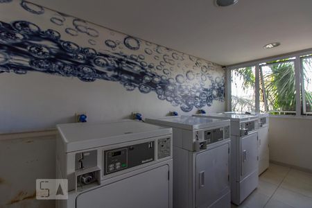 Studio à venda com 33m², 1 quarto e 1 vaga Studio à venda com 33m², 1 quarto e 1 vagaÁrea comum - Lavanderia