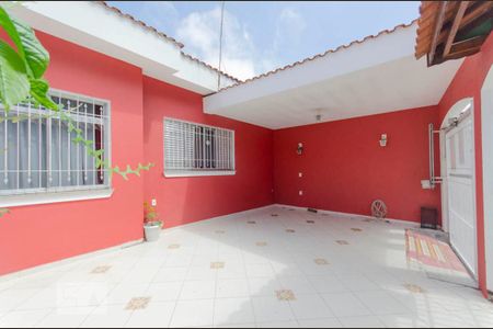Casa à venda com 210m², 3 quartos e 3 vagasFachada