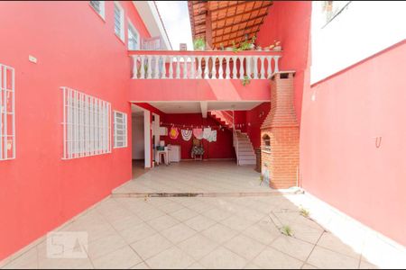 Casa à venda com 210m², 3 quartos e 3 vagasChurrasqueira