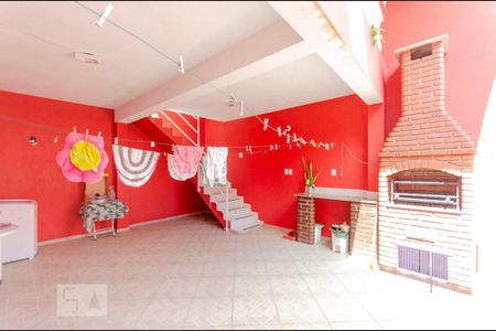 Casa à venda com 210m², 3 quartos e 3 vagasChurrasqueira