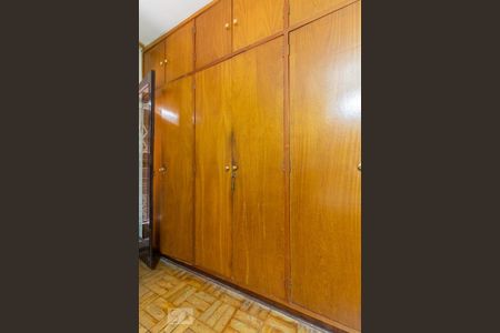 Casa à venda com 199m², 3 quartos e 5 vagas Casa à venda com 199m², 3 quartos e 5 vagasQuarto 3 - Suíte - Armário