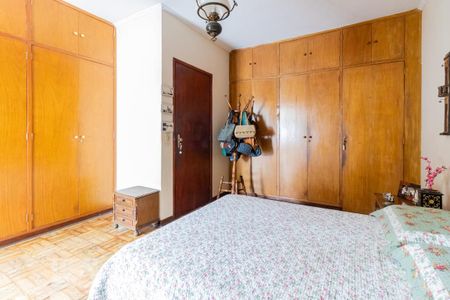 Casa à venda com 199m², 3 quartos e 5 vagas Casa à venda com 199m², 3 quartos e 5 vagasQuarto 3 - Suíte