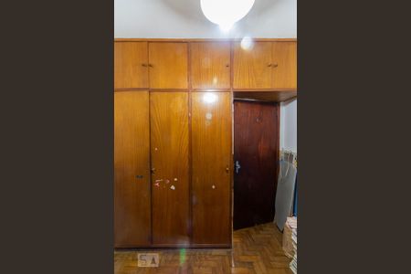 Casa à venda com 199m², 3 quartos e 5 vagas Casa à venda com 199m², 3 quartos e 5 vagasQuarto 1 - Armários