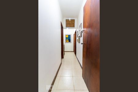 Casa à venda com 199m², 3 quartos e 5 vagas Casa à venda com 199m², 3 quartos e 5 vagasCorredor dos Quartos