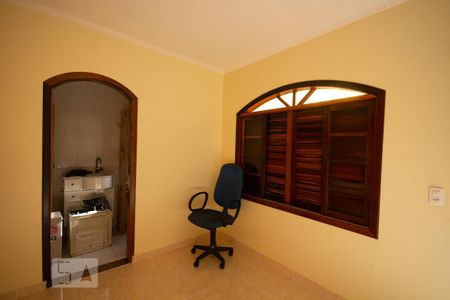 Casa à venda com 264m², 3 quartos e 4 vagas Casa à venda com 264m², 3 quartos e 4 vagasQuarto da edícula