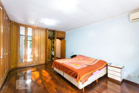 Casa à venda com 264m², 3 quartos e 4 vagas Casa à venda com 264m², 3 quartos e 4 vagasSuíte 3