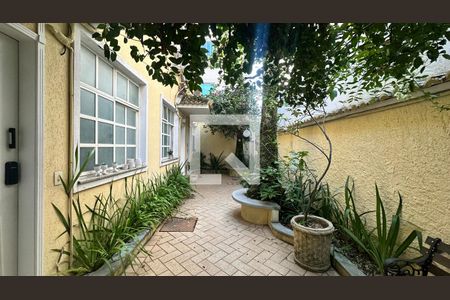 Casa de condomínio à venda com 85m², 2 quartos e 2 vagas Casa de condomínio à venda com 85m², 2 quartos e 2 vagasÁrea externa