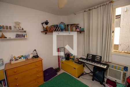 Casa de condomínio à venda com 85m², 2 quartos e 2 vagas Casa de condomínio à venda com 85m², 2 quartos e 2 vagas Suíte 2