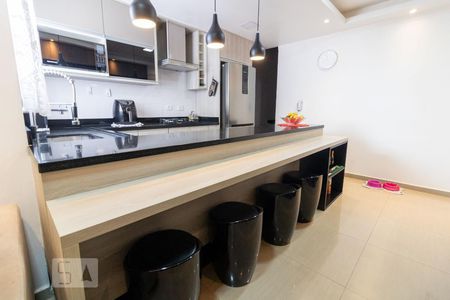 Apartamento à venda com 105m², 2 quartos e 1 vaga Apartamento à venda com 105m², 2 quartos e 1 vagaSala