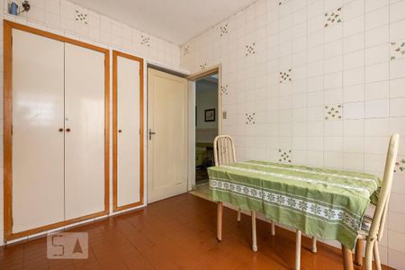 Casa à venda com 300m², 4 quartos e 3 vagas Casa à venda com 300m², 4 quartos e 3 vagasCozinha