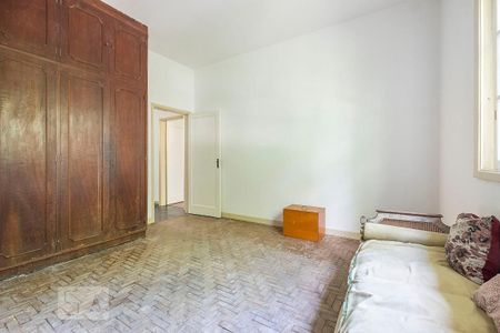 Casa à venda com 300m², 4 quartos e 3 vagas Casa à venda com 300m², 4 quartos e 3 vagasQuarto 2