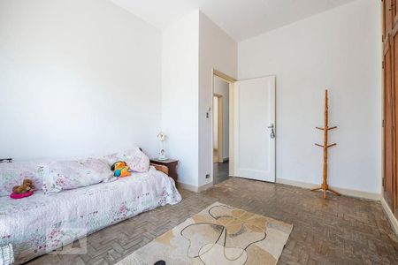 Casa à venda com 300m², 4 quartos e 3 vagas Casa à venda com 300m², 4 quartos e 3 vagasQuarto 4