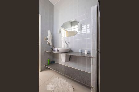 Casa à venda com 300m², 4 quartos e 3 vagas Casa à venda com 300m², 4 quartos e 3 vagasBanheiro Social 1