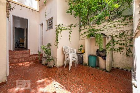 Casa à venda com 300m², 4 quartos e 3 vagas Casa à venda com 300m², 4 quartos e 3 vagasEdícula