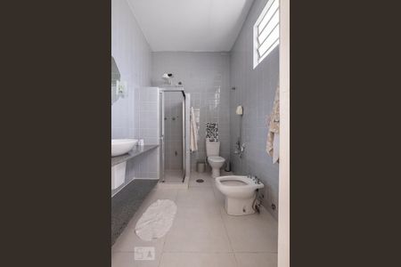 Casa à venda com 300m², 4 quartos e 3 vagas Casa à venda com 300m², 4 quartos e 3 vagasBanheiro Social 1