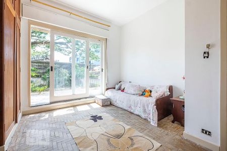 Casa à venda com 300m², 4 quartos e 3 vagas Casa à venda com 300m², 4 quartos e 3 vagasQuarto 4