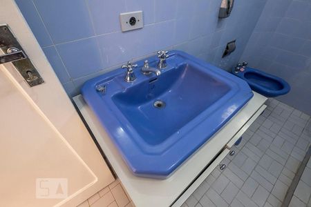 Casa à venda com 300m², 4 quartos e 3 vagas Casa à venda com 300m², 4 quartos e 3 vagasBanheiro Social 2