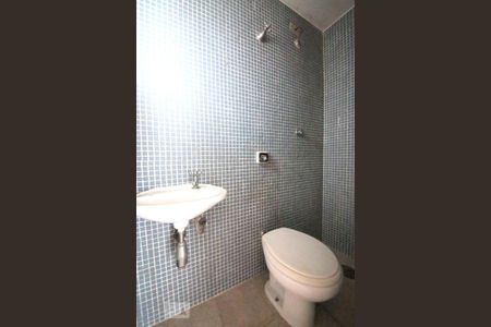 Casa para alugar com 240m², 3 quartos e 2 vagasBanheiro